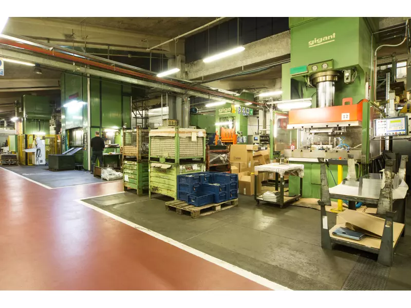 Pressa Gigant Idraulica 320 t.webp